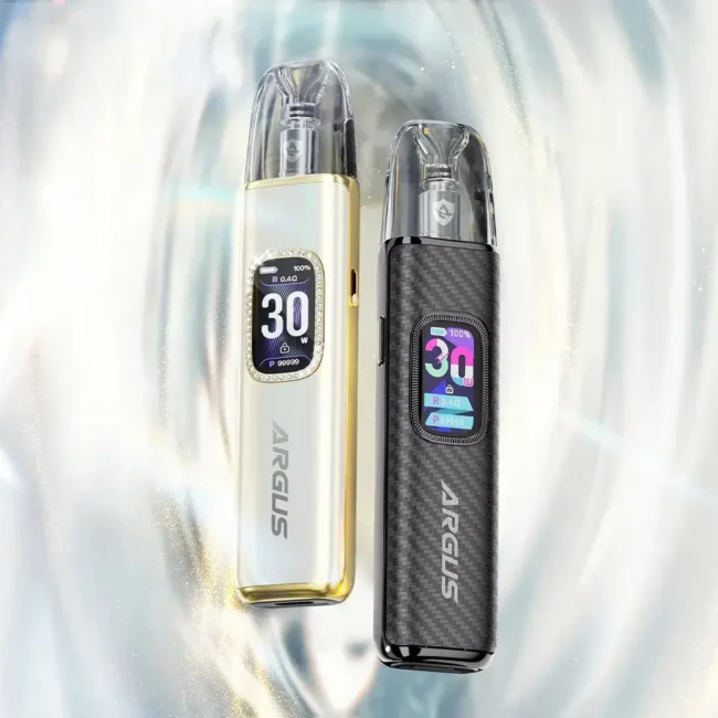 ARGUS G3 主機 - 絢麗多彩 GO COLORFUL (大彩屏) VOOPOO ARGUS G3 電子煙主機形象主圖。一隻手握住帶有絢麗漸變色的裝置,背景為多彩光影,強調 Slogan "GO COLORFUL"。超大彩色螢幕清晰顯示充滿活力的 UI 介面。